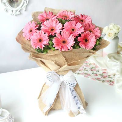 10 PINK GERBERAS