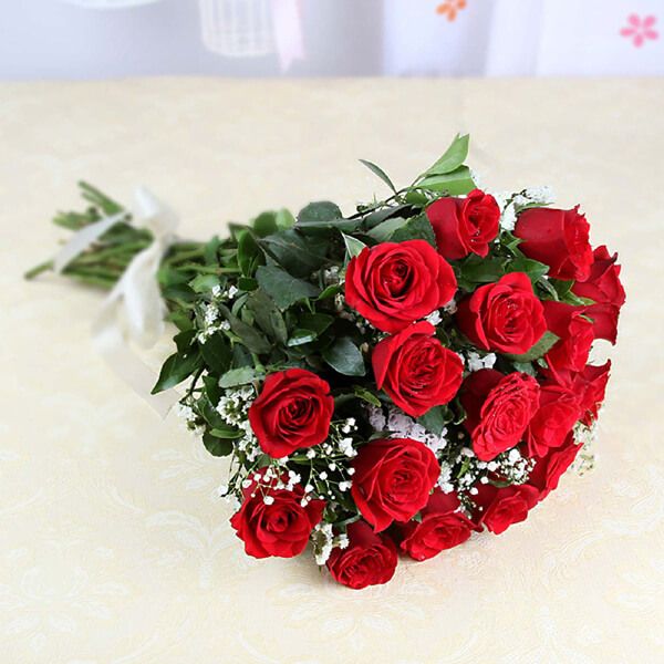 15 Red Roses