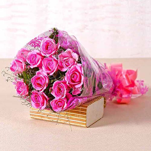 Bunch of 12 pink Roses