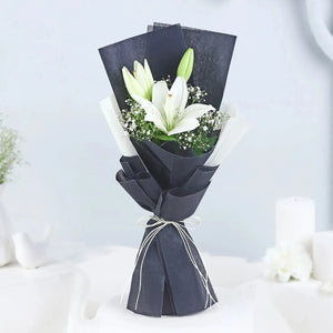 Single lily bouquet