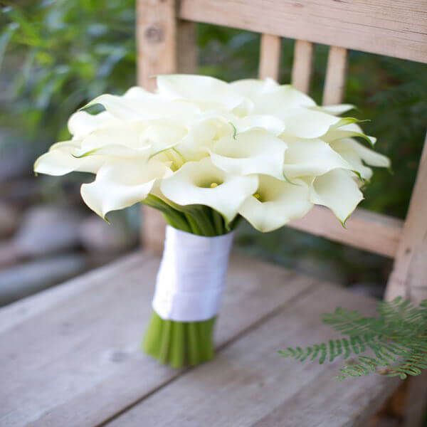 White Elegant Beauty (Bridal Bouquet)