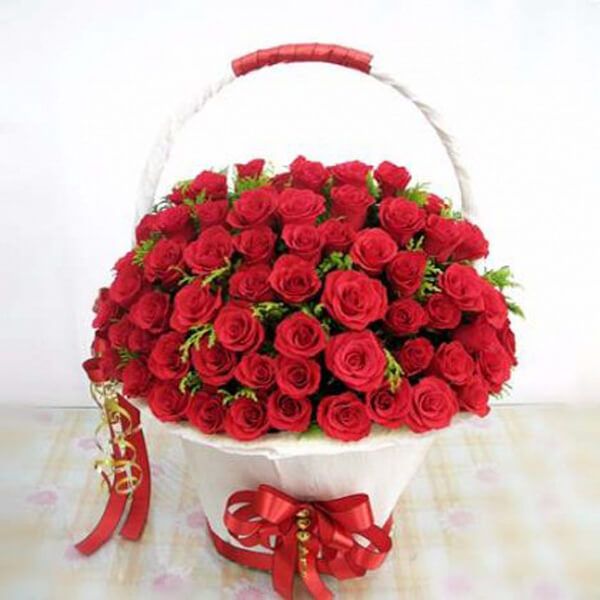 Basket of Gracious Roses – Flowers Hut