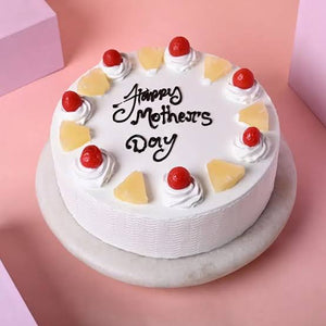 Mom 500 Gms Pineapple Cake