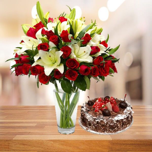 Shiny Arrangement with Cake