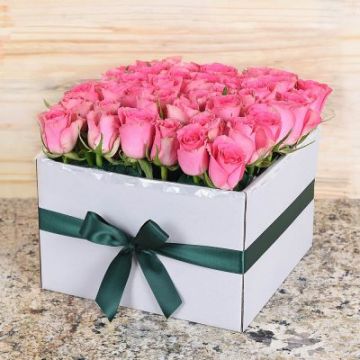 The Pink Roses in Box		 		 		